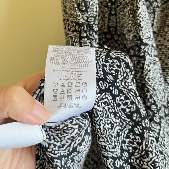 BCBG‎ Max Azria Meaghan Drape Front Patterned Tank Top Womens Size XS Blouse - Picture 6 of 7